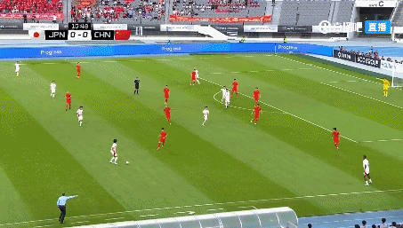 棒棒策略 国足0-1落后日本！防守不给压力，细谷真大破门，颜骏凌扑救不及