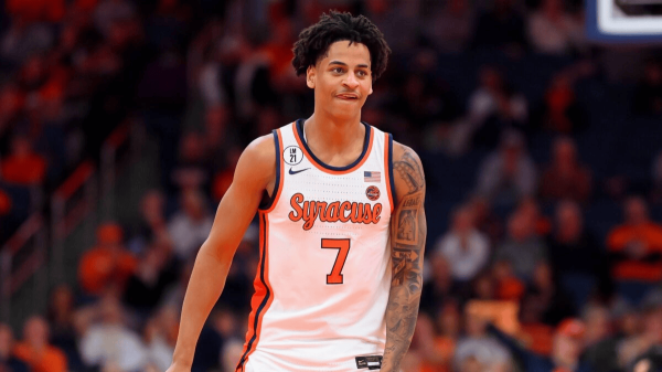 盟牛配资 基扬-安东尼大学前3战场均17.3分, 命中率64%三分44%